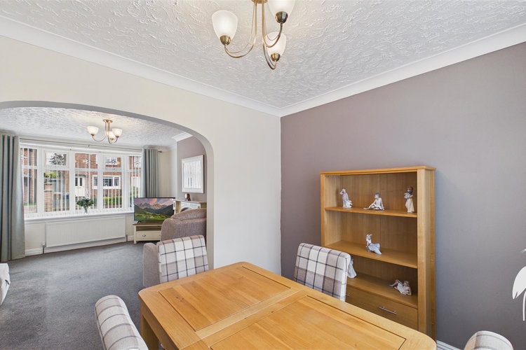 Dining Room - Picture 6 of 21