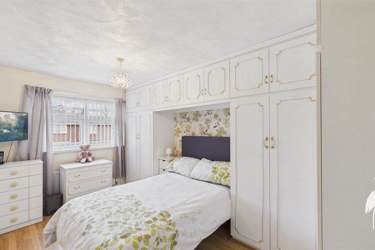 Bedroom 1 - Picture 10 of 21