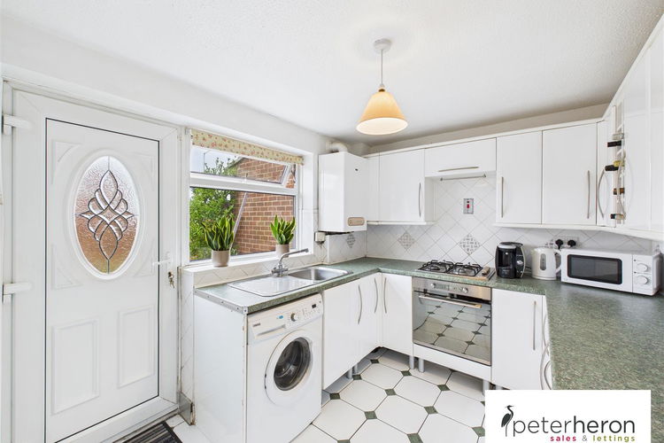 Kitchen - Picture 4 of 18