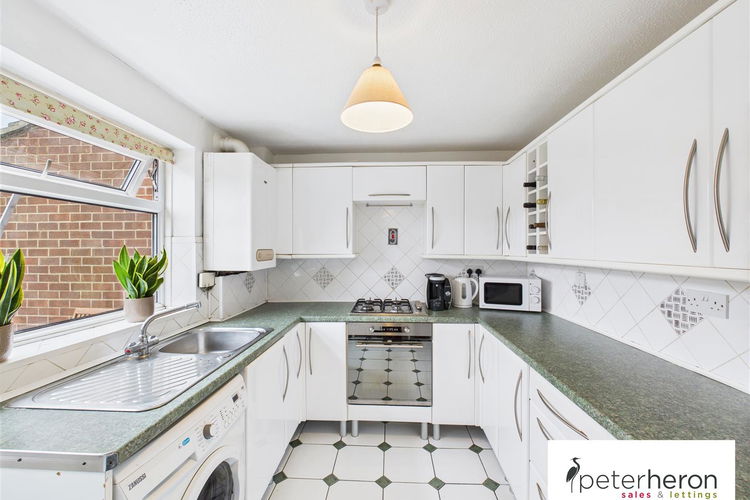 Kitchen - Picture 5 of 18