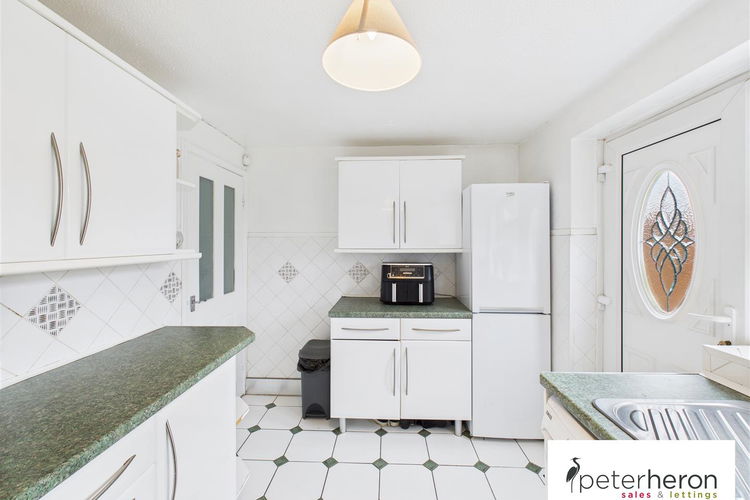 Kitchen - Picture 6 of 18