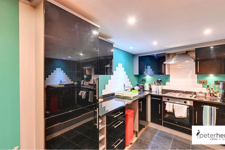 Kitchen - Picture 7 of 20