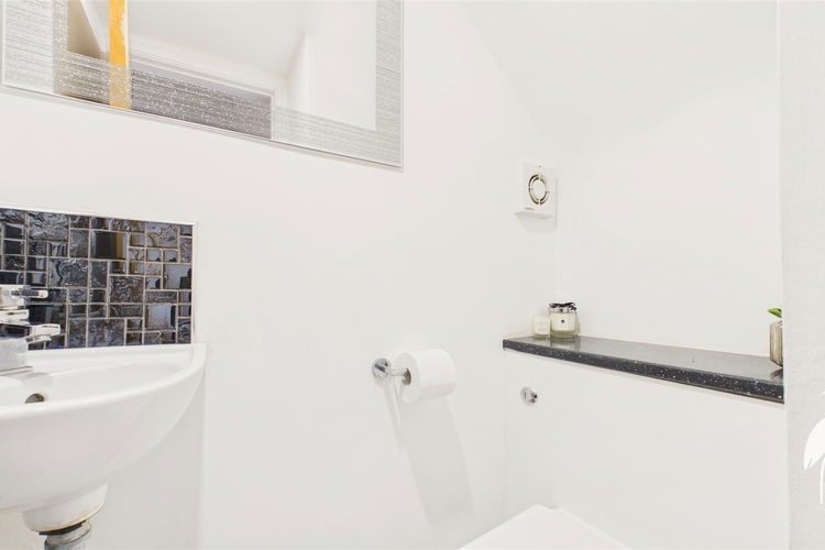 Cloakroom/WC - Picture 18 of 39