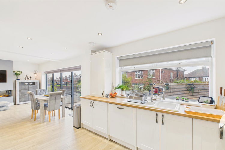 Kitchen Area - Picture 9 of 39