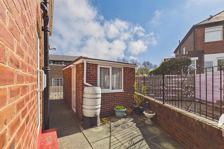 Outside - Picture 24 of 26