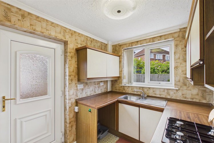 Kitchen - Picture 7 of 26