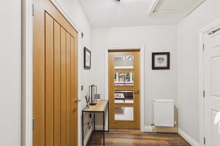 Entrance Hall - Picture 14 of 16