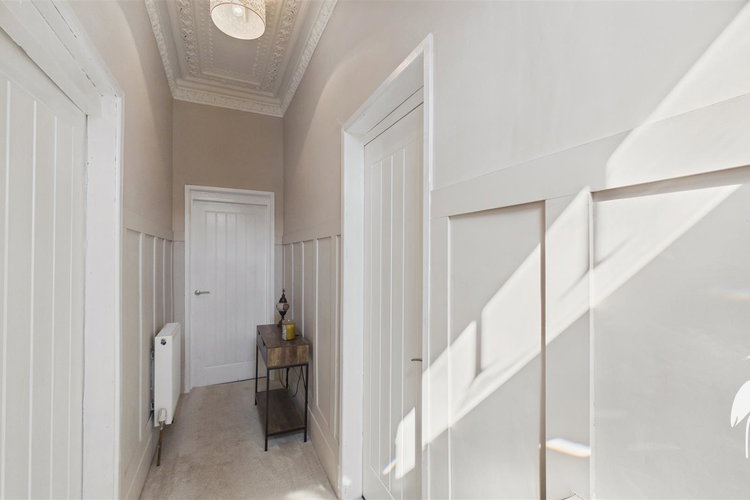Entrance Hall - Picture 13 of 20