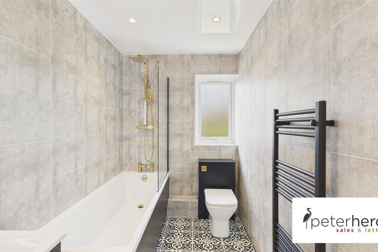 Bathroom - Picture 14 of 19