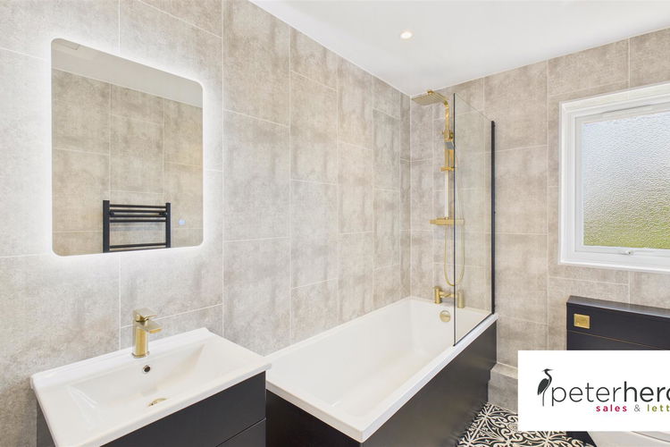 Bathroom - Picture 15 of 19