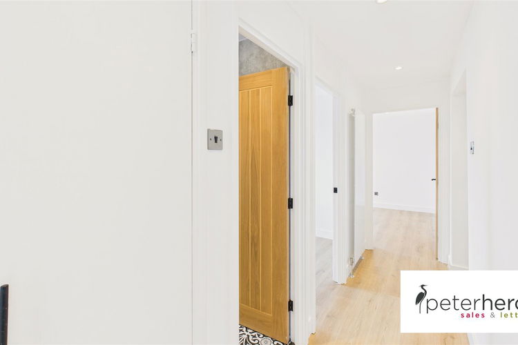 Entrance Hall - Picture 18 of 19