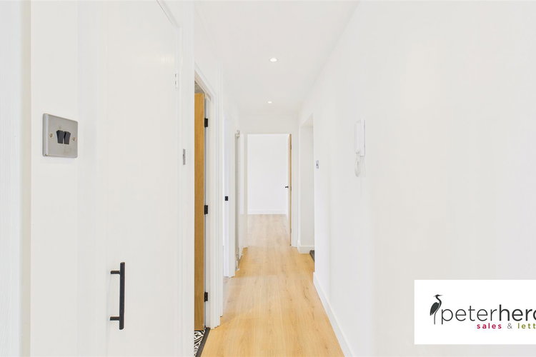 Entrance Hall - Picture 17 of 19