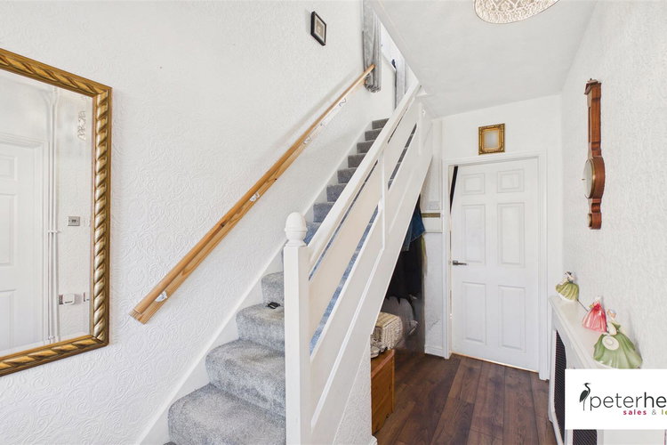 Entrance Hall - Picture 16 of 31