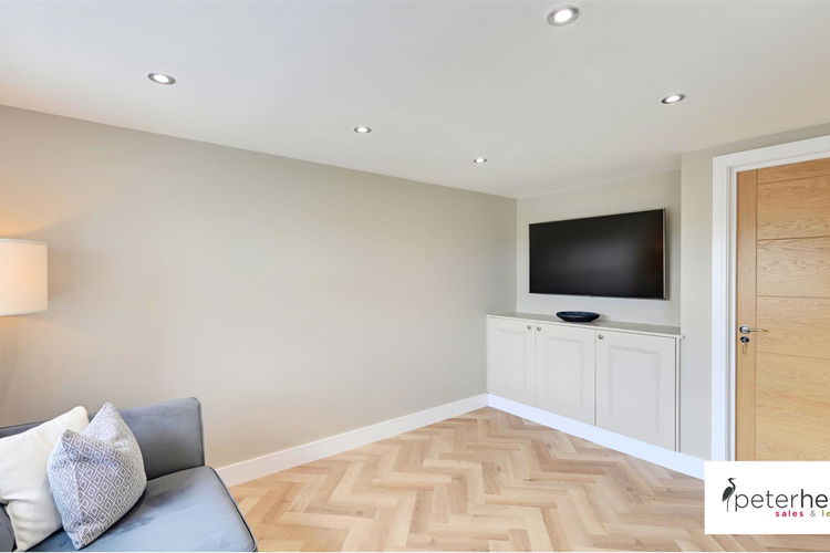 Sitting Room - Picture 17 of 50