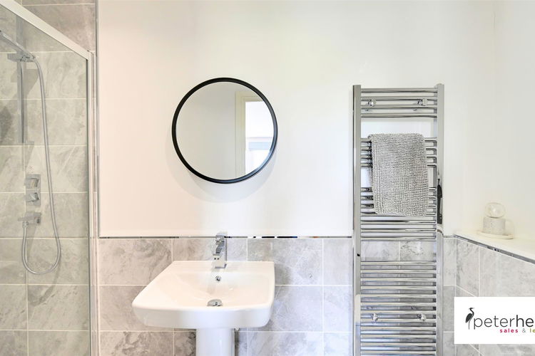 En-Suite - Picture 25 of 50
