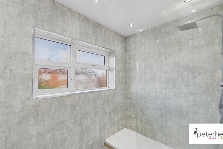 Shower Room - Picture 21 of 22