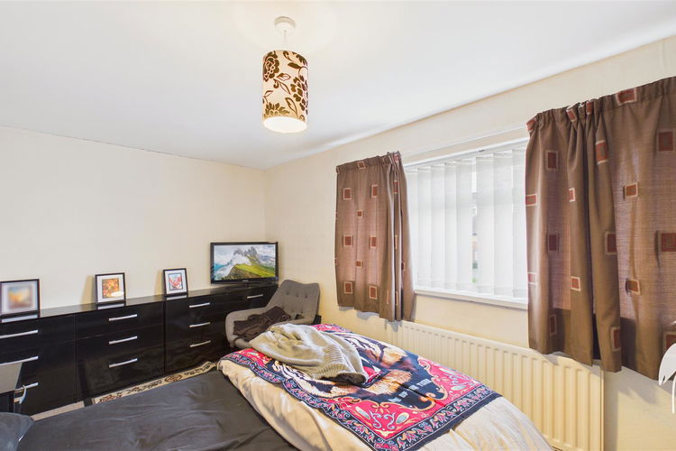 Bedroom 1 - Picture 11 of 15