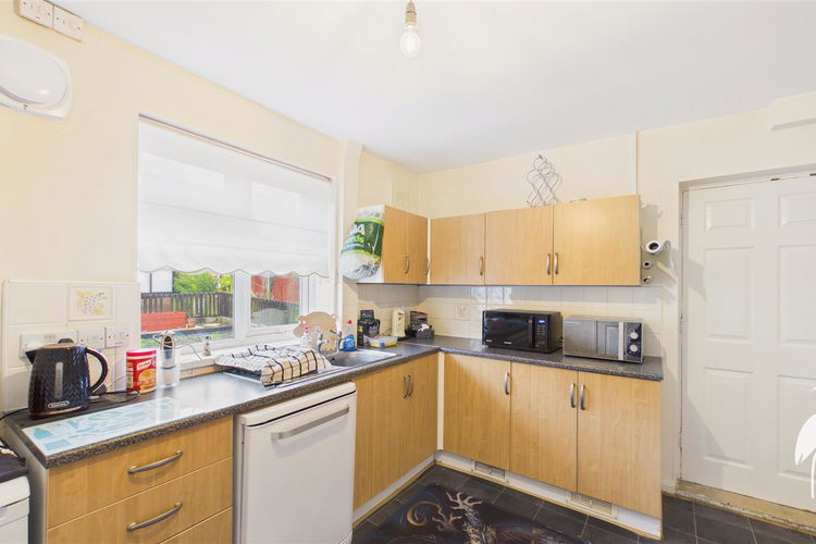 Kitchen - Picture 4 of 15