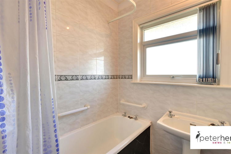 Bathroom - Picture 16 of 21