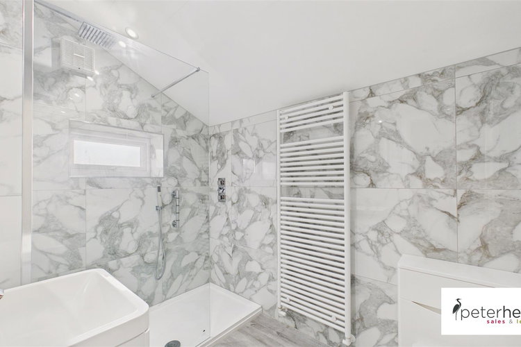 Shower Room - Picture 13 of 20
