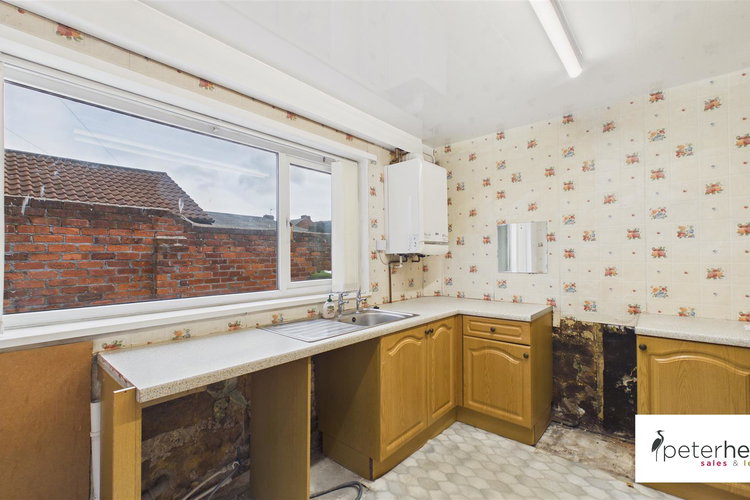 Kitchen - Picture 6 of 20
