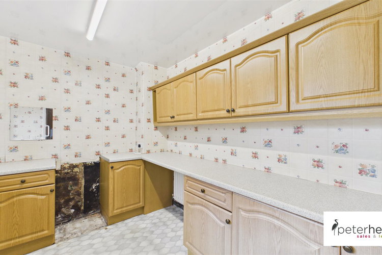 Kitchen - Picture 7 of 20