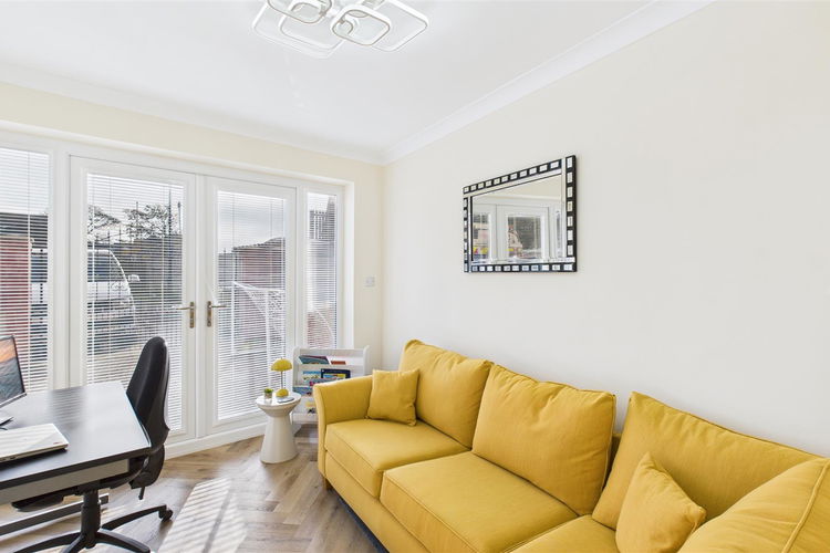 Sun Room/Home Office - Picture 2 of 33