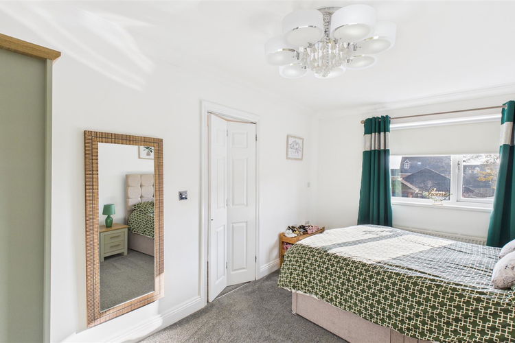 Bedroom 1 - Picture 18 of 33