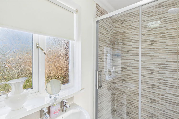 En Suite Shower Room - Picture 20 of 33