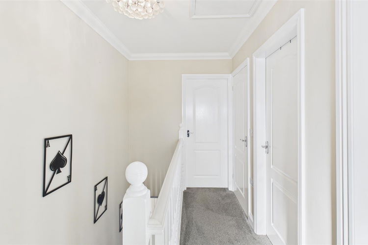 First Floor Landing - Picture 29 of 33