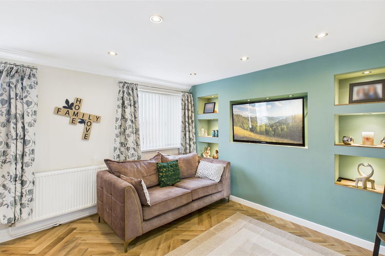 Living Room - Picture 7 of 33