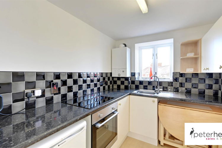 Kitchen - Picture 4 of 10