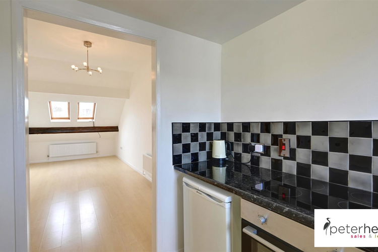 Kitchen - Picture 6 of 10