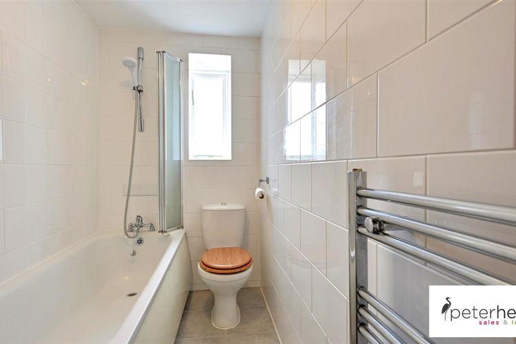 Bathroom - Picture 9 of 10