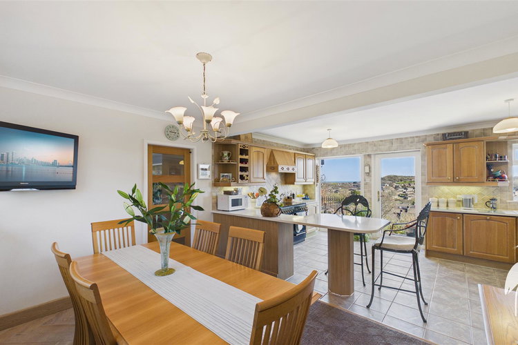 Dining Room - Picture 11 of 54