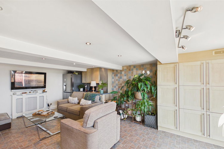 Living and Utility Space - Picture 16 of 54