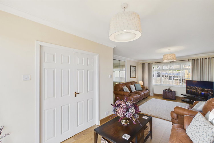 Lounge - Picture 24 of 54