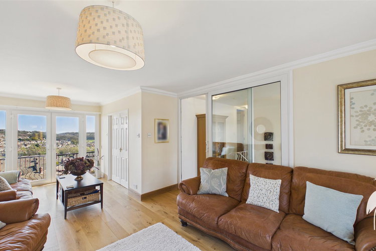 Lounge - Picture 26 of 54