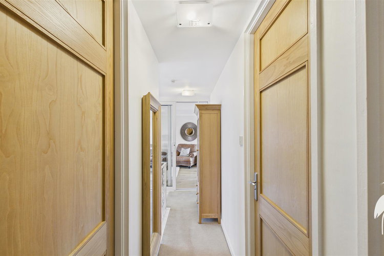 First Floor Landing - Picture 29 of 54