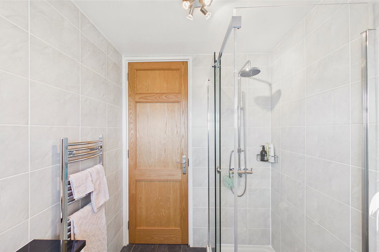 Shower Room - Picture 35 of 54