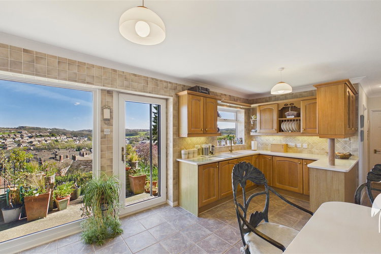 Kitchen - Picture 5 of 54