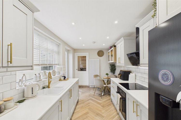 Lounge - Picture 5 of 20