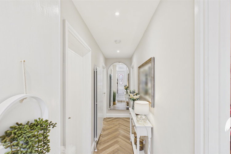 Entrance Hall - Picture 9 of 20