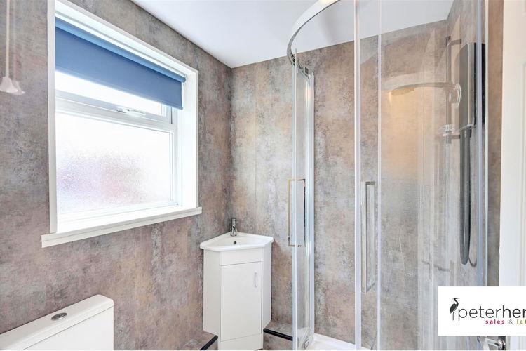 Bathroom - Picture 8 of 9