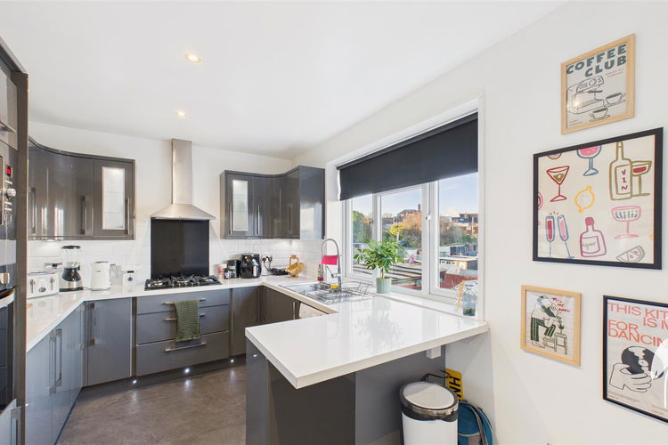 Breakfasting Kitchen - Picture 4 of 18