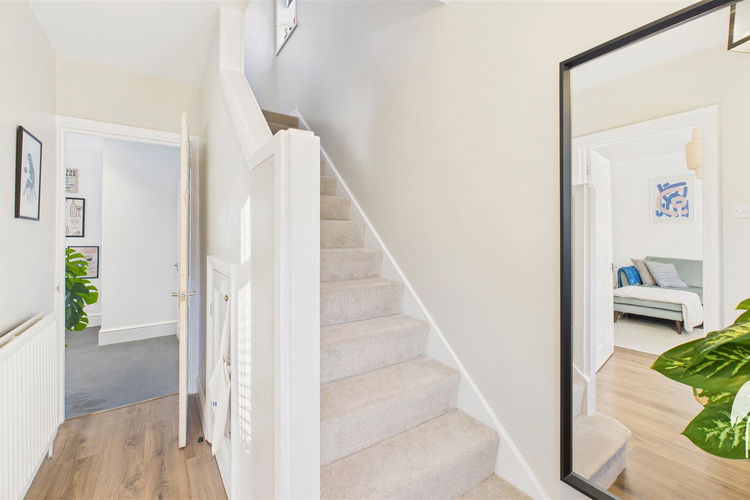 Entrance Hall - Picture 10 of 18