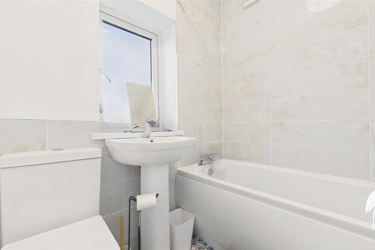 Bathroom - Picture 15 of 18