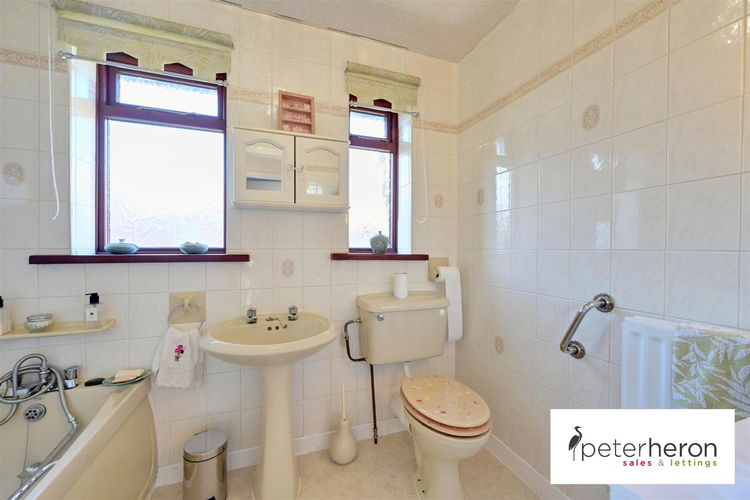Bathroom - Picture 15 of 18