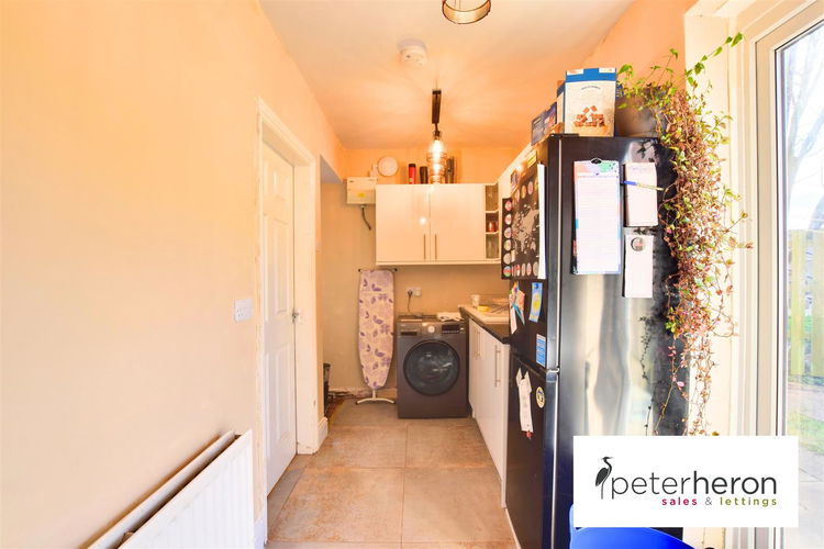 Kitchen - Picture 7 of 17