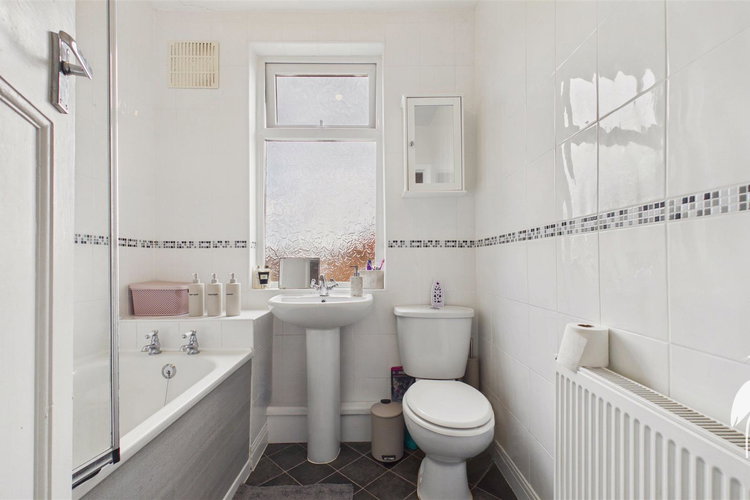 Bathroom - Picture 16 of 20